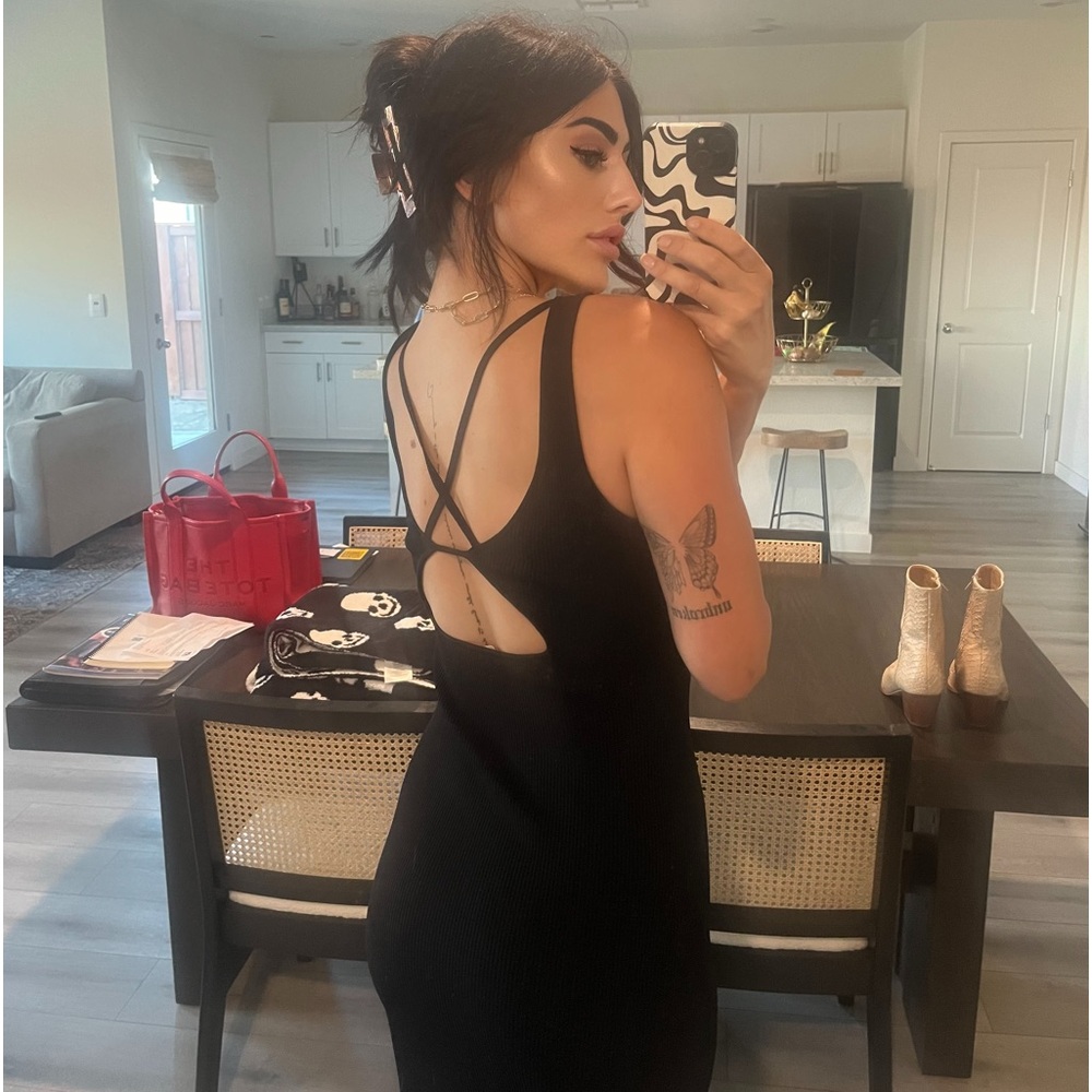ASTR the label square neck midi dress